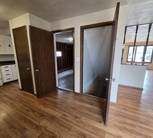 Building Photo - 1140-1142 W Weiland Ln