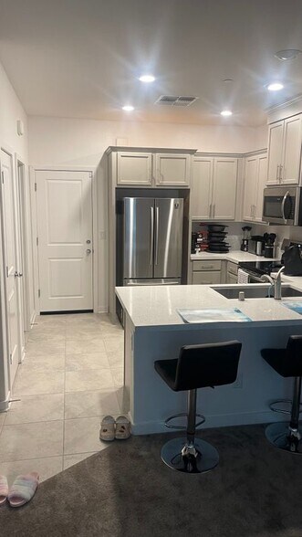 Building Photo - 5301 E Commerce Way