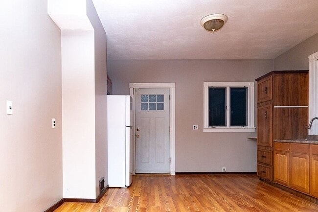 Building Photo - 12 Payson Ave
