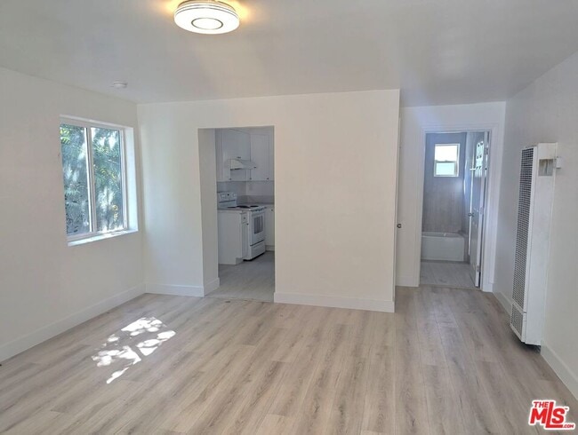 Building Photo - 3831 Sedgwick Ave