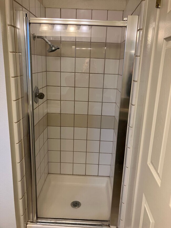 Building Photo - 1213 Satariano Ln