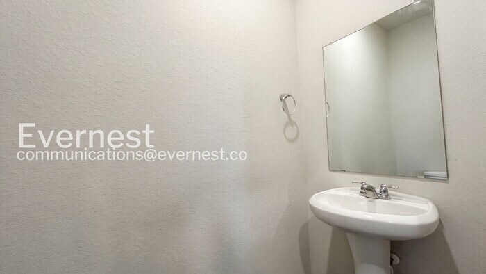 Building Photo - 15606 Garam Trl