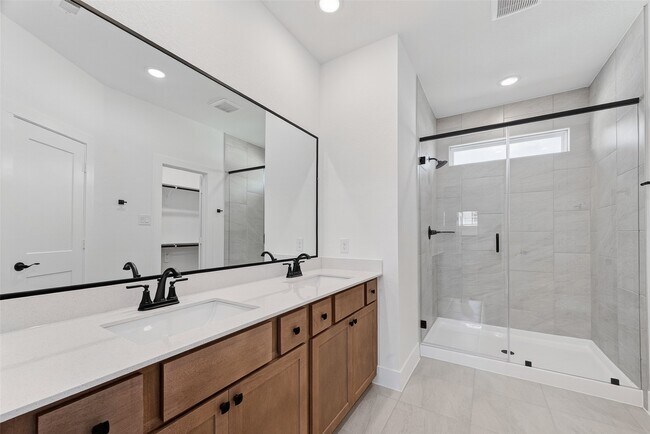Building Photo - 24011 Breezy Bank Trl
