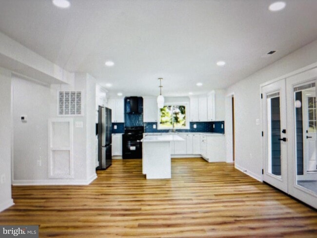 Building Photo - 15990 Charles Town Rd