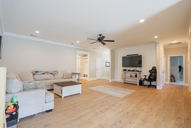 Building Photo - 81 Gatling Way