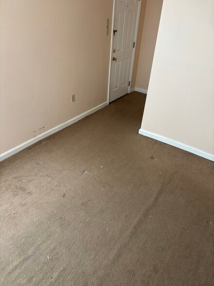 Building Photo - 1402 Grand Ave