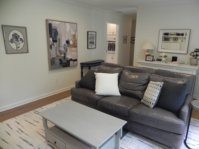 Building Photo - 24 Birchside Dr