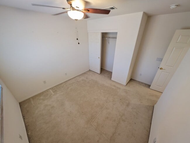 Building Photo - 10900 Royal Highlands St