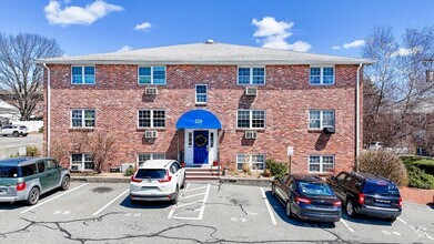 Building Photo - 236 Low St