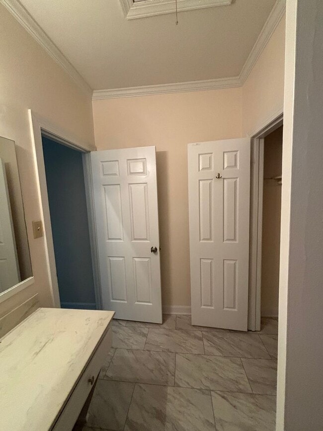 Building Photo - Great condo, GREAT PRICE! APPLY NOW!!