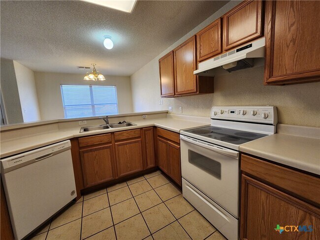 Building Photo - 3014 Green Mountain Dr