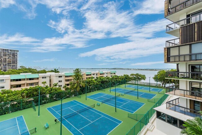 Building Photo - 2333 Brickell Ave