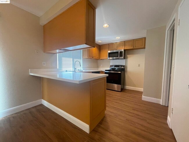 Building Photo - 35 Fountainhead Ct
