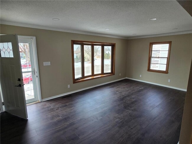 Building Photo - 1466 Charlton St