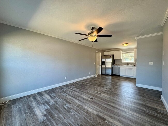 Building Photo - 1412 Carousel Rd