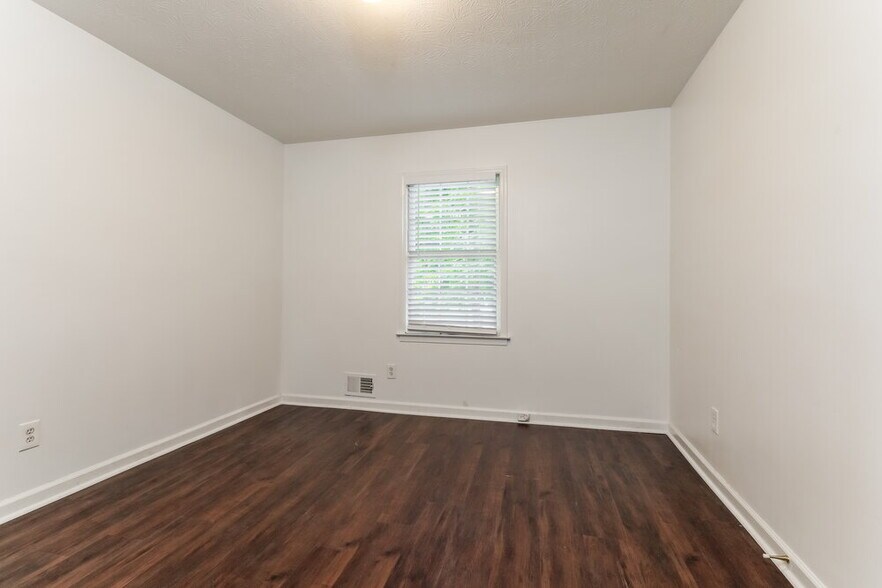 Building Photo - 1560 Cherry Hill Ct SW