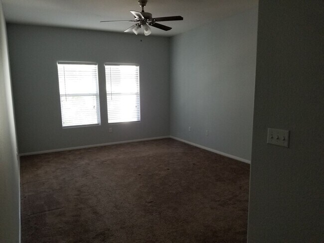 Building Photo - Townhome available in beautiful community