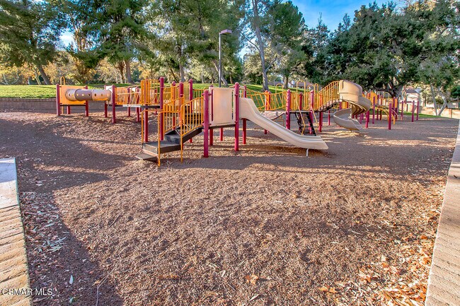 Building Photo - 576 Calle De Las Ovejas