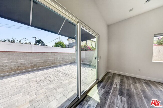 Building Photo - 6635 Riverton Ave