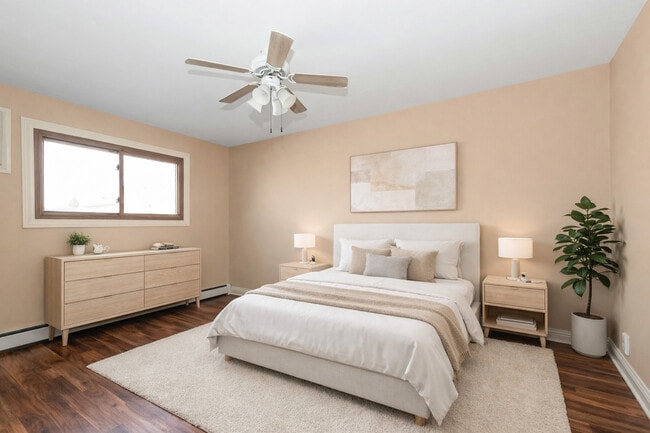 Building Photo - 10625 Parkside Ave