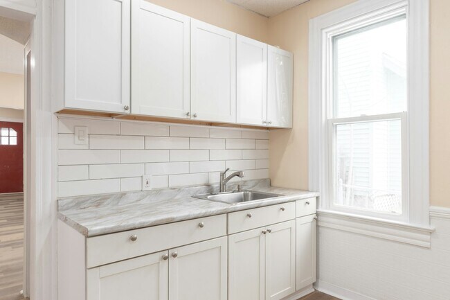 Building Photo - 3794 W 38th St