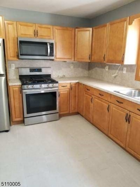 Building Photo - 186 Hoover Ave