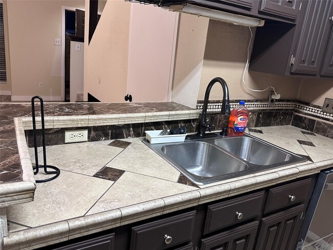 Building Photo - 2110 Wilcrest Dr