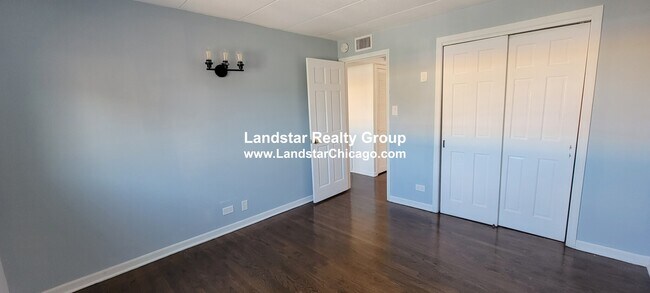 Building Photo - 10033 Irving Park Rd