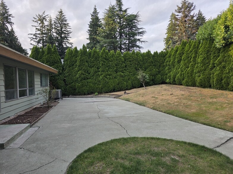 Building Photo - 9830 164th Ave NE