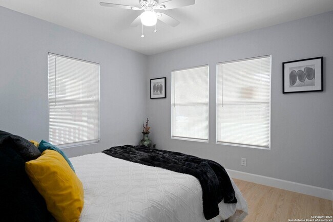 Building Photo - 333 Haggin St
