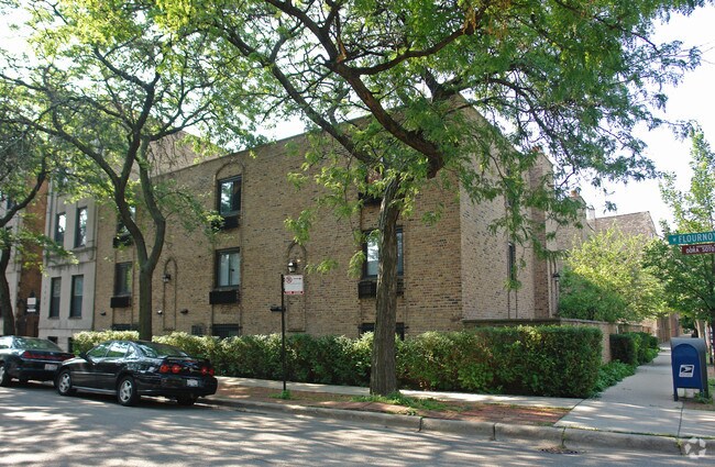 Primary Photo - 633 S Laflin St