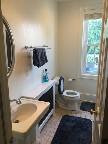 Bathroom - 1907 Delaware Ave