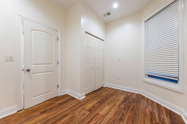 Building Photo - 3827 W Flournoy St