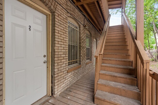 Building Photo - 211 Grotto St N