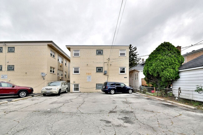 Building Photo - 2334 N 72nd Ct