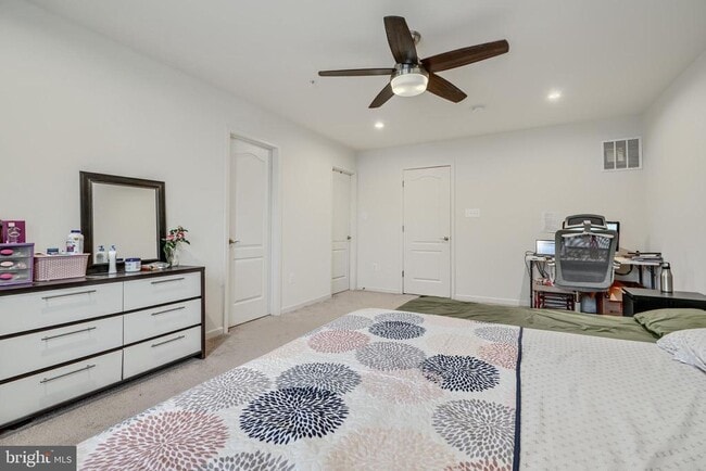 Building Photo - 7054 Fox Glove Ln