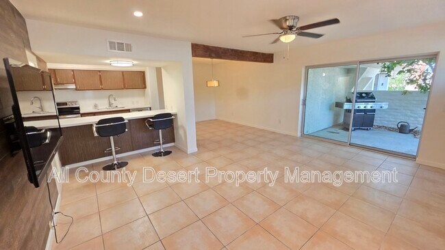 Building Photo - 2504 N Whitewater Club Dr