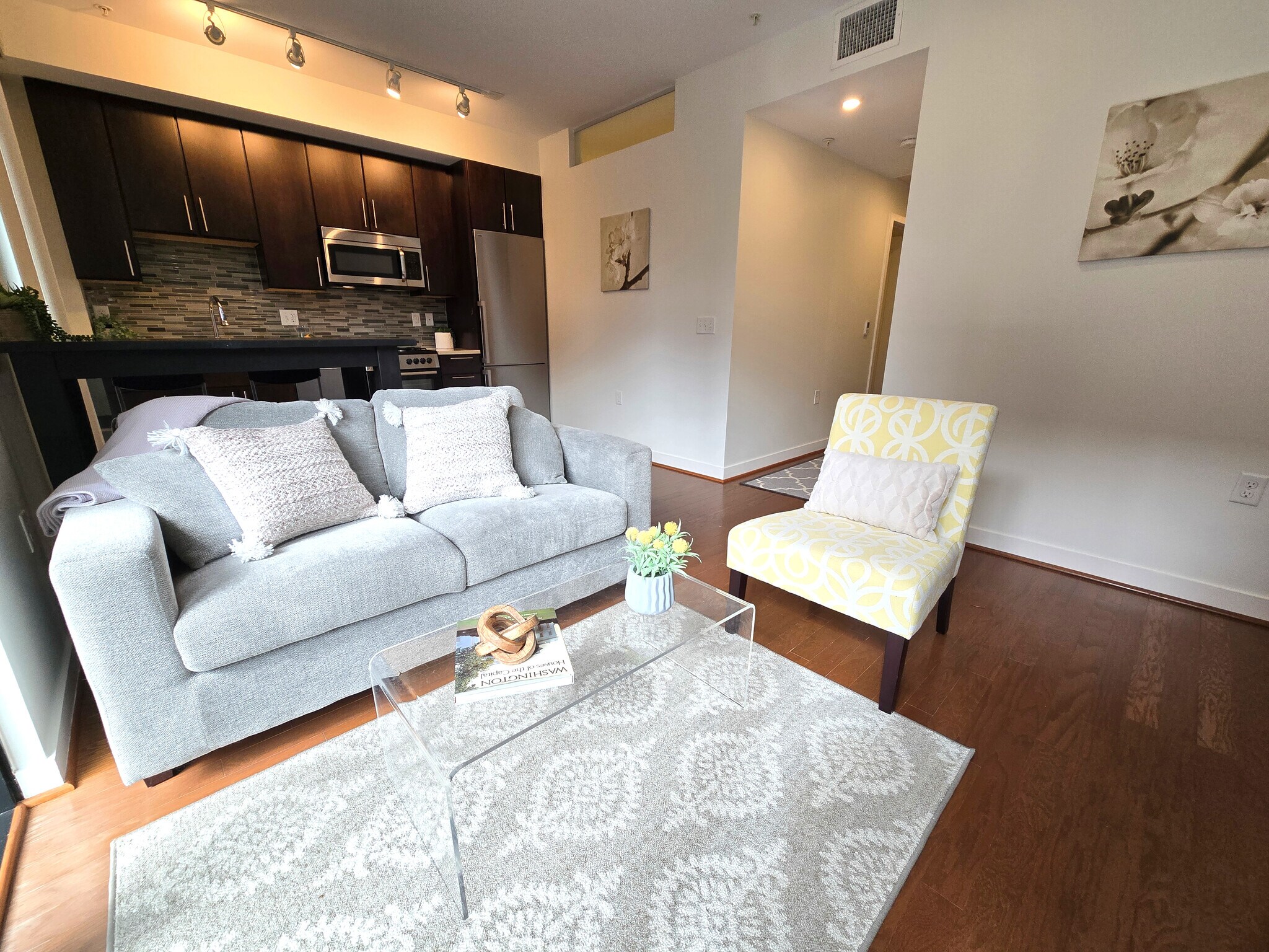 Living Area - 1320 Fenwick Ln