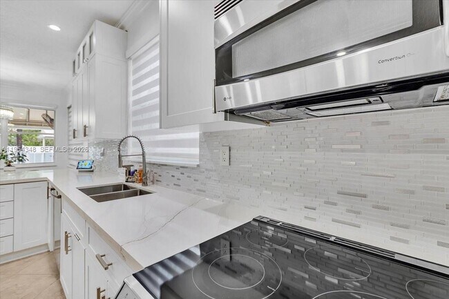 Building Photo - 773 SW 120th Ave