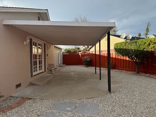 Building Photo - COMING SOON.  WILL BE READY JULY 8TH!!  Beautiful 3 Bedroom 1.5 Bath Home, Close to Santana Row.