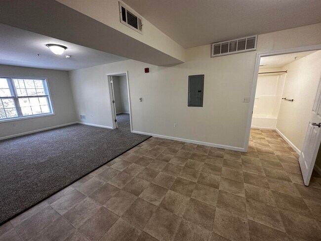 Building Photo - 100 Sentinel Court