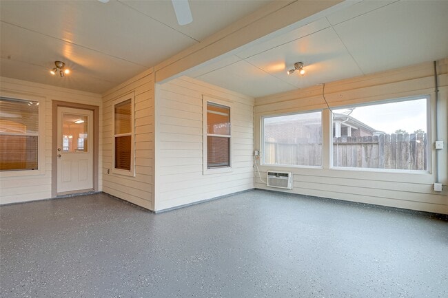 Building Photo - 18218 Barkers Green Way