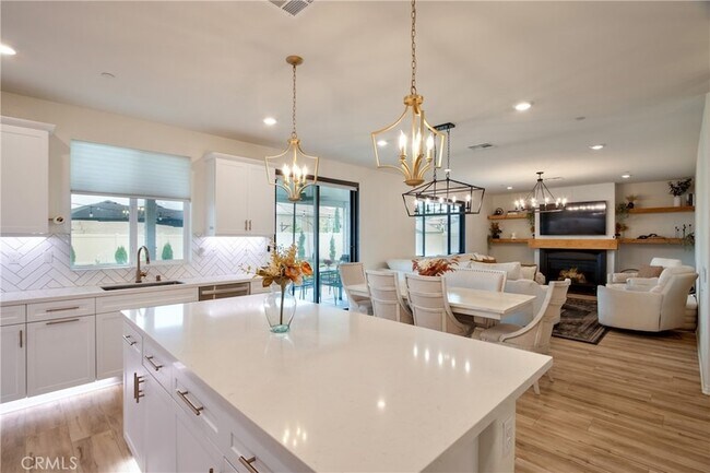 Building Photo - 33063 Table Rock Dr