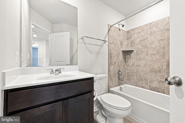 Building Photo - 432 Seeback Dr