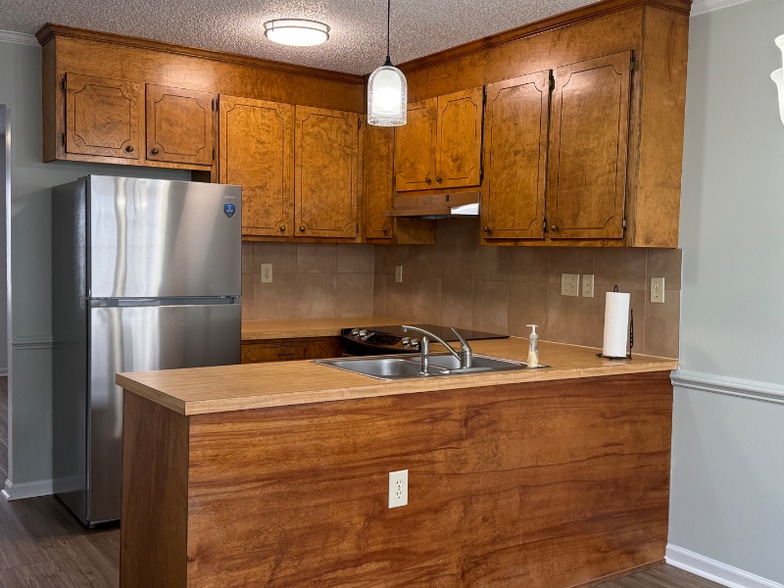 Building Photo - 350 Haven Dr