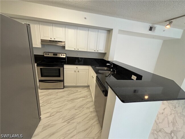 Building Photo - 8265 Ibis Club Dr