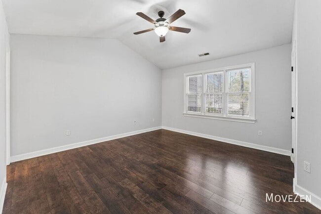 Building Photo - 134 Sanair Ct