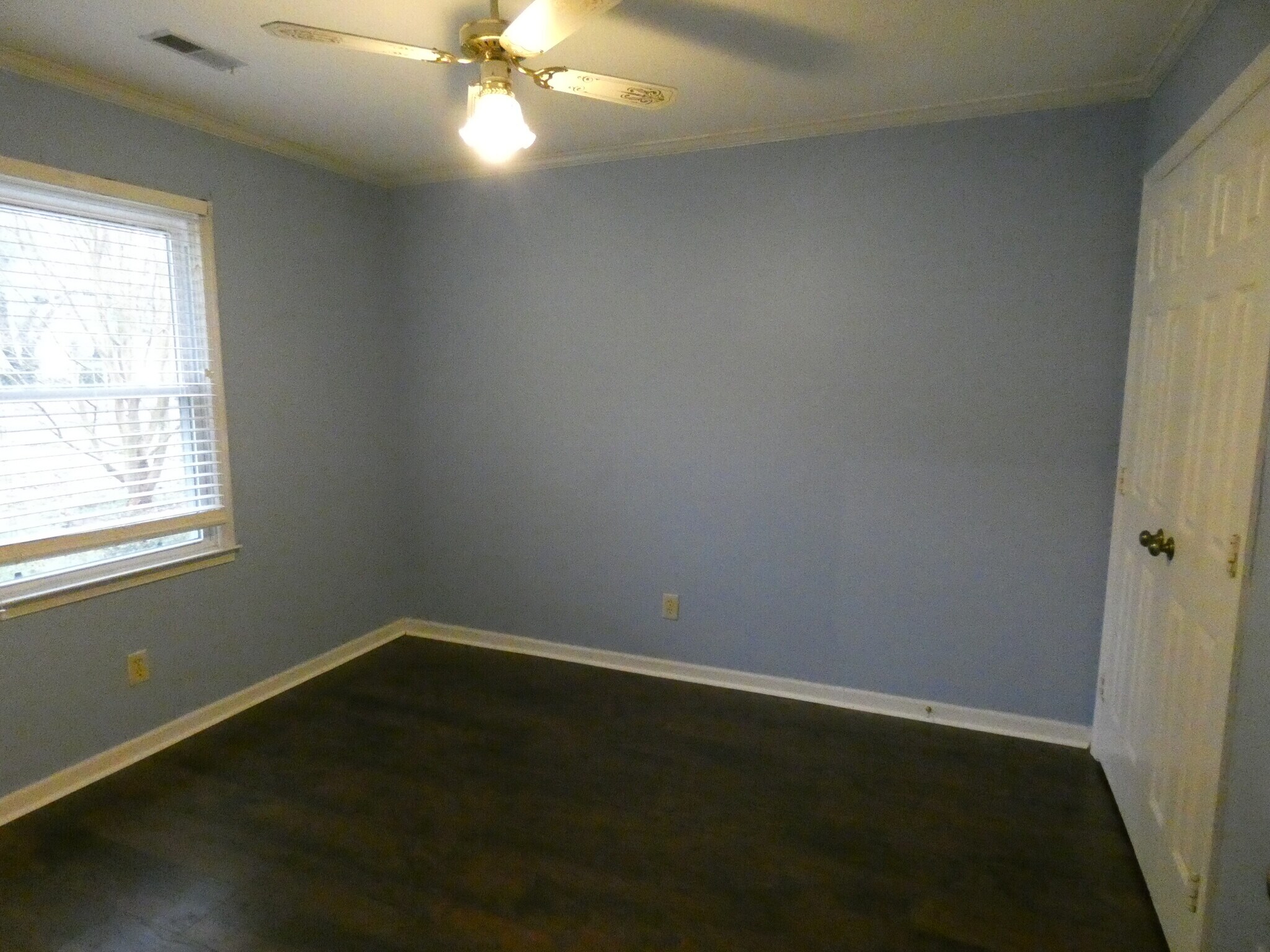 Building Photo - 3605 Pine Knoll Dr