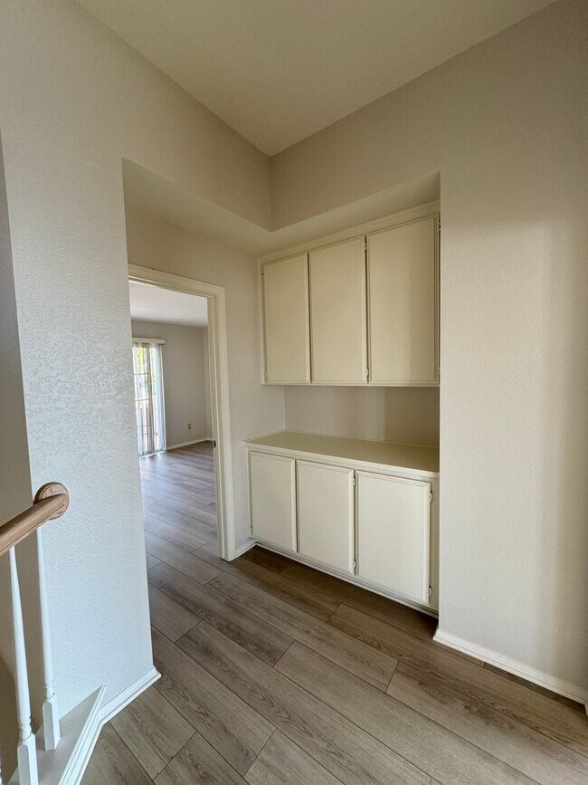 Building Photo - 3758 Scenic Way