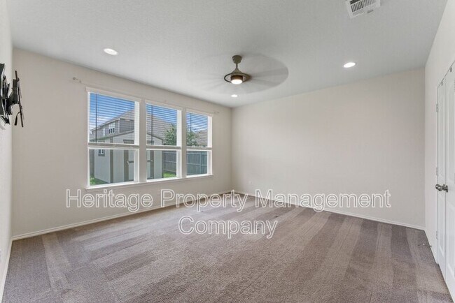 Building Photo - 942 Blue Violet